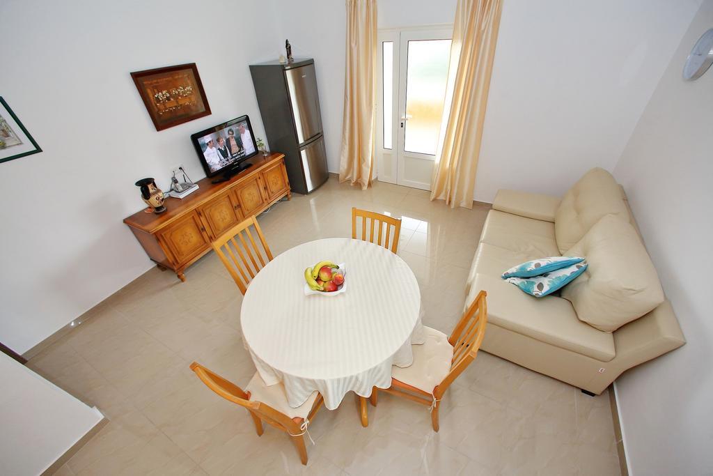 Apartments Kero บาร์บินเย ภายนอก รูปภาพ